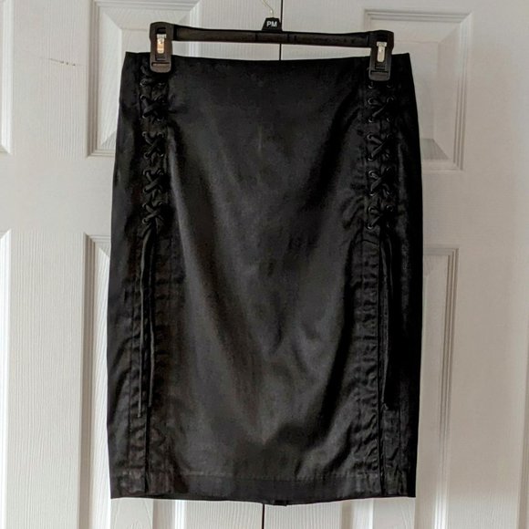 CHARLOTTE RUSSE Women's Satiny Pencil Skirt  Size S  Black NWOT - Picture 1 of 4